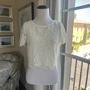 Morning Lavender Ellie Short Sleeve Lace Top Size M